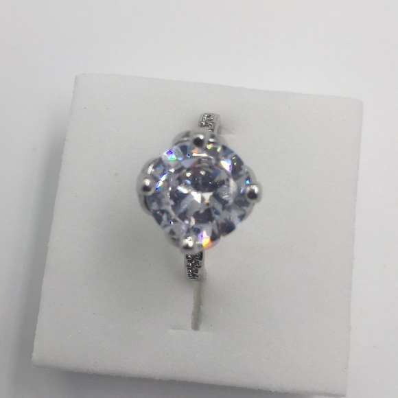 4 CARAT ROUND AAA CUBIC ZIRCONIA 925(Silver) RING - Picture 5 of 6